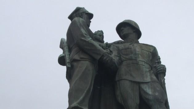 Radny chce usunąć pomnik w ramach solidarności z Ukrainą
