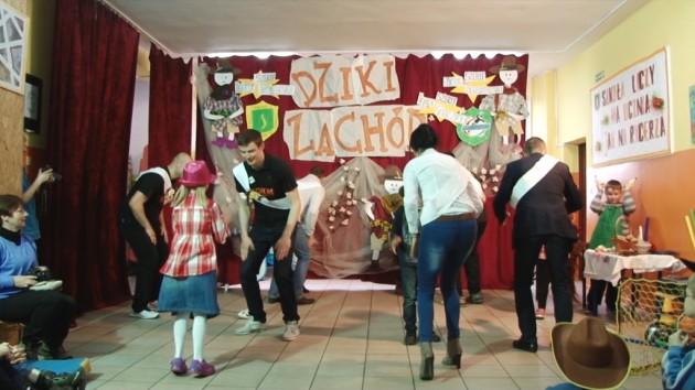 Szczypiorniści bawili się z dziećmi