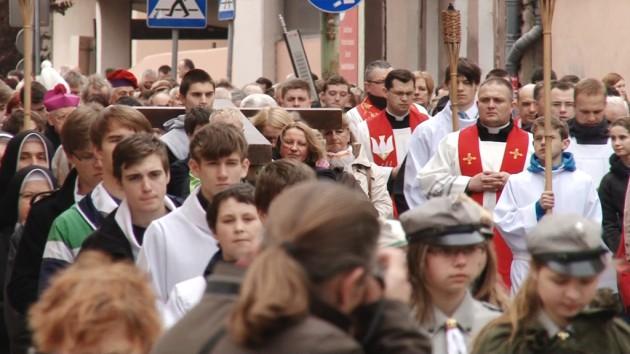 Wielkopiątkowa droga krzyżowa
