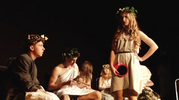 Gimnazjaliści na deskach teatru
