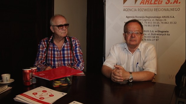 Chce sprzedać nakładki Owsiakowi