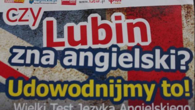 Czy Lubin zna angielski?