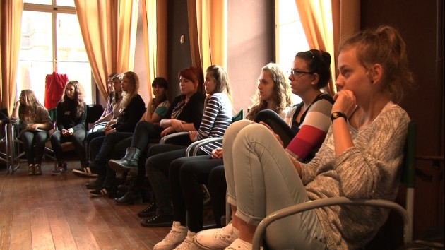 Zamiast gry na komputerze,wolą grę na żywo