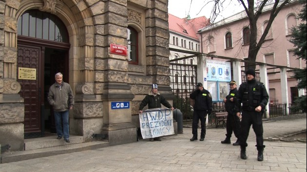 Protest pod urzędem