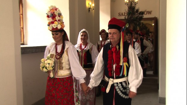 Ślub w stroju ludowym i z polonezem 