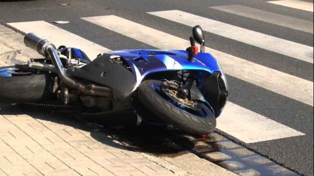 Kierowca audi uderzył w motocyklistę  