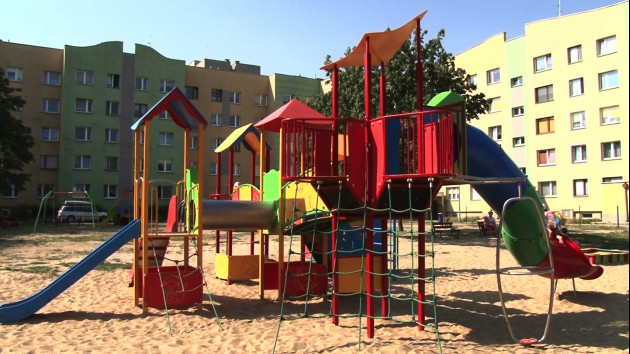 Nowe place zabaw na Piekarach