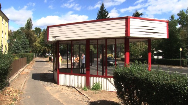 Zdewastowany i zapomniany przystanek autobusowy!