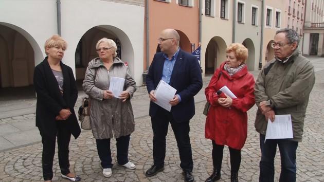 Senioralne wsparcie dla posła Kropiwnickiego 