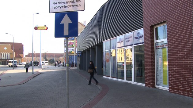 Porównujemy dworzec autobusowy w Czechach i Legnicy!