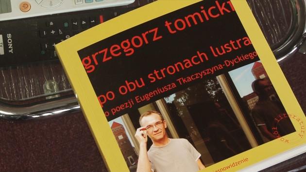 "Po obu stronach lustra" Tomickiego