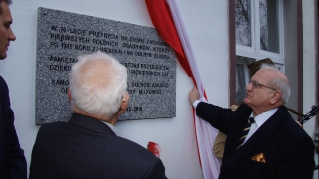 Odsłonięto pamiątkową tablicę w Miłkowicach 