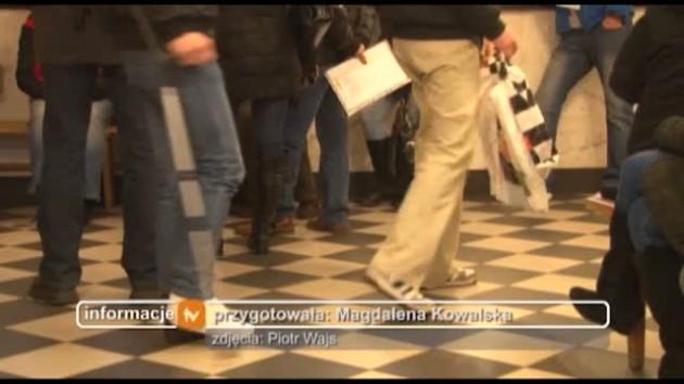 Tłumy w pośredniaku, a ofert jak na lekarstwo