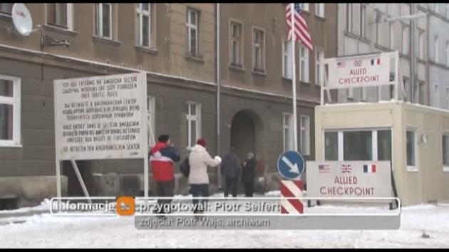 Berliński Checkpoint Charlie w Legnicy 