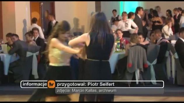 Ostatnia legnicka studniówka. Tak się bawili 