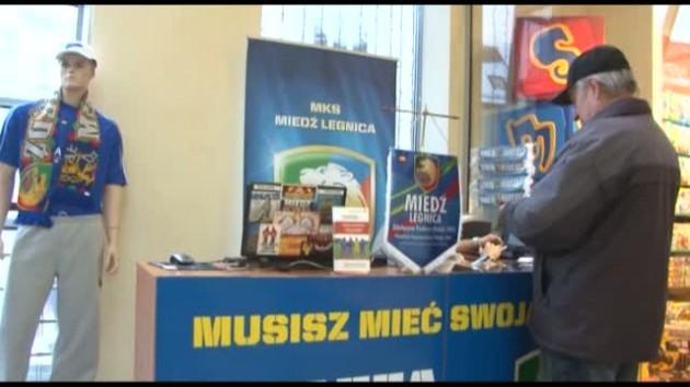 Kolejka po karnety na stadion 