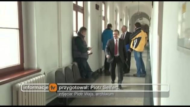 Radni w sprawie regulaminu przeciw a nawet za 