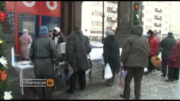 Kobiety Europy rozdawały śledzie i bochenki chleba 