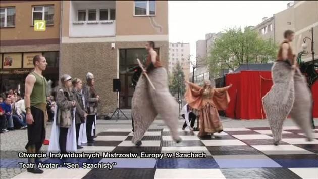 Sen szachisty podczas inauguracji szachowej rywalizacji 