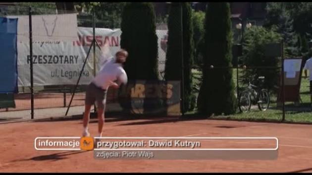 Amatorzy na legnickich kortach tenisowych