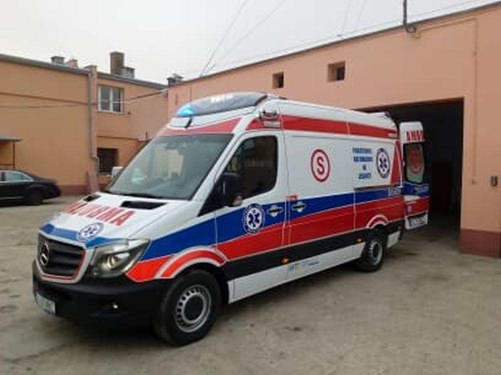 Pogotowie Ratunkowe w Legnicy ma ambulans, jak spod igły