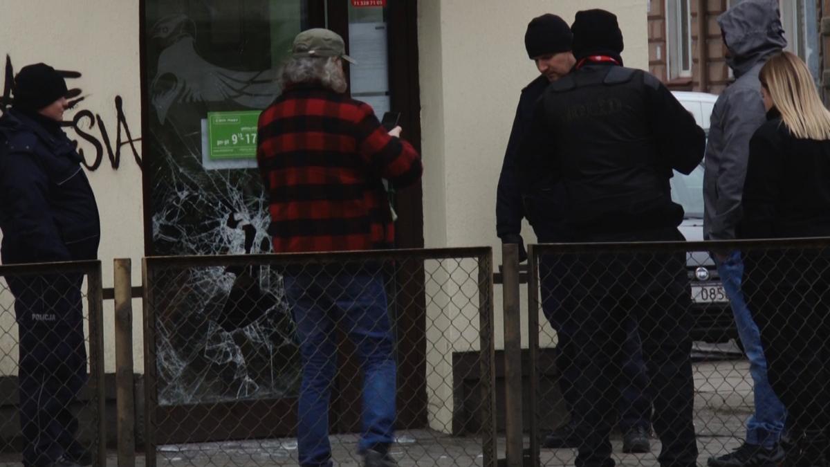 Bandyta, który napadł na placówkę SKOK siedzi już w areszcie