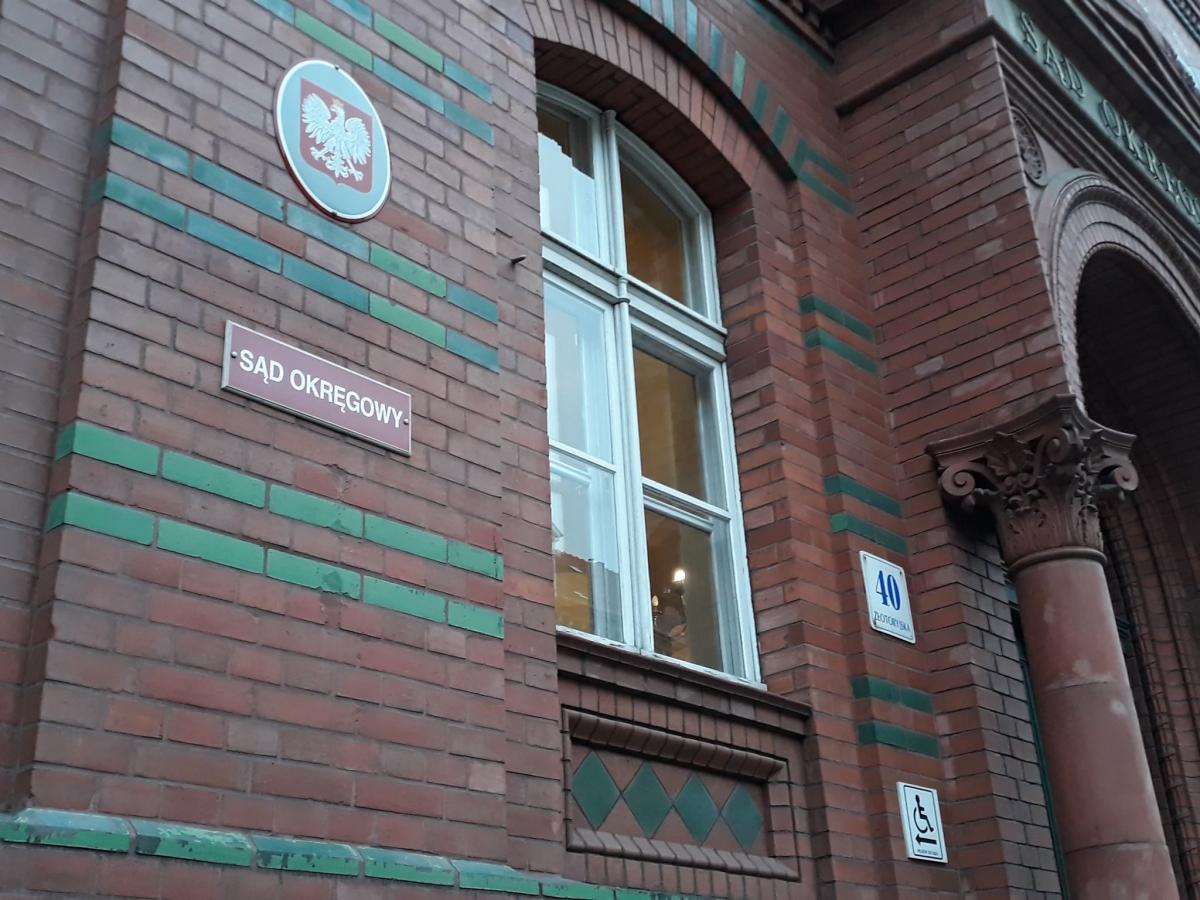 Znany adwokat tym razem usiądzie w sądzie na ławie oskarżonych
