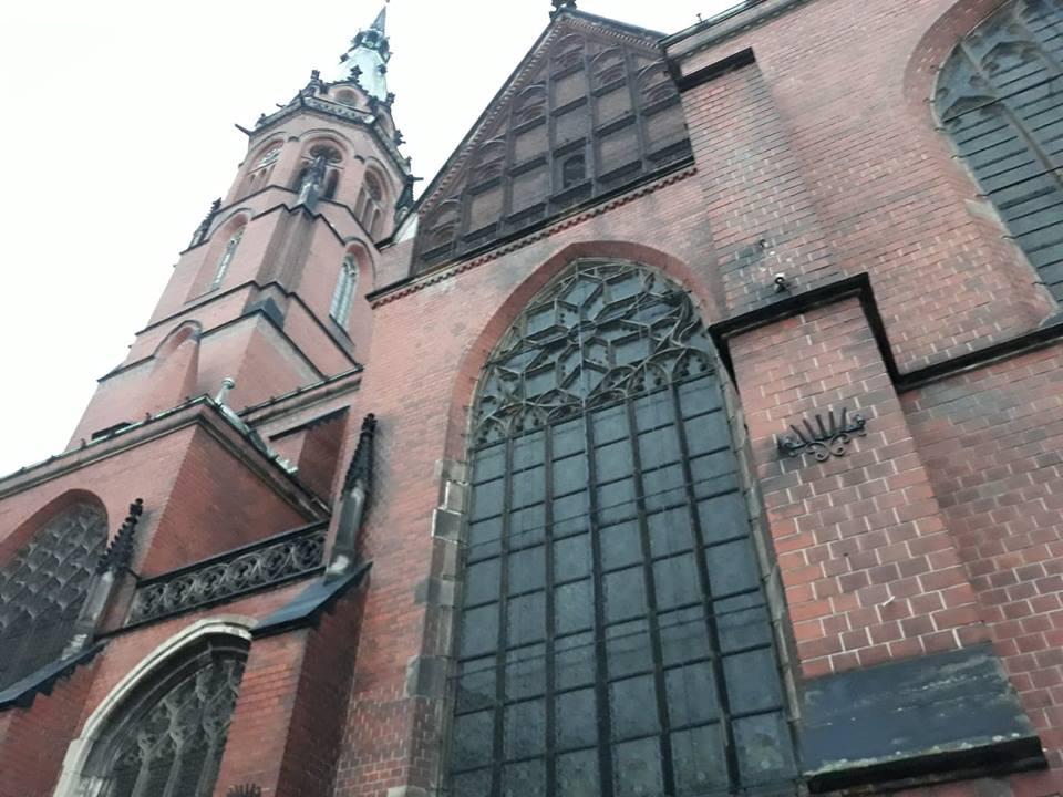 Wiernym z kościołem nie po drodze. Pustki na niedzielnych mszach