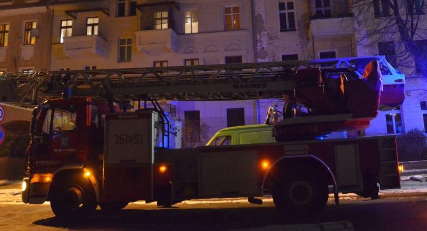 Pożar przy ul. Jaworzyńskiej. Paliło się mieszkanie na trzecim piętrze