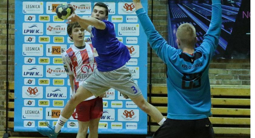 Piłkarze ręczni Siódemki o krok od awansu w MP juniorów