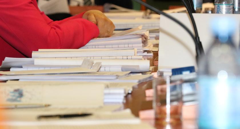 W poniedziałek sesja. Radni przyjmą pakiet uchwał oświatowych