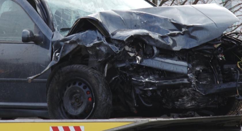 Czołówka na ulicy Leszczyńskiej. Trzy osoby trafiły do szpitala