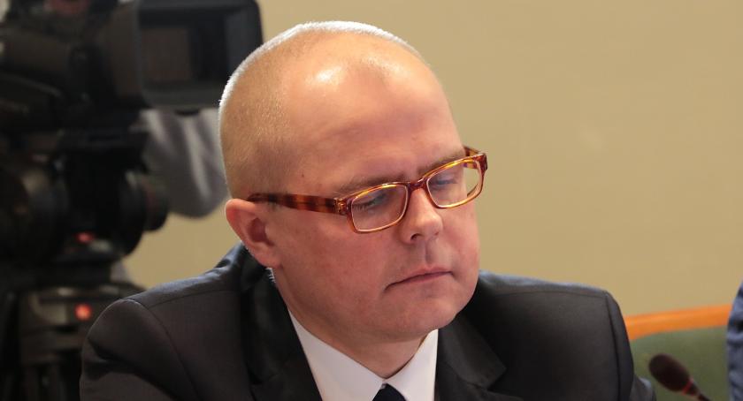 Wiceprzewodniczący rady miejskiej pyta prezydenta, co Legnica ma ze strategii
