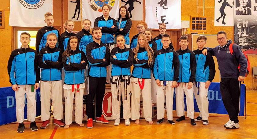 23 medale młodych taekwondoków LKT Legnica w Brzegu Dolnym