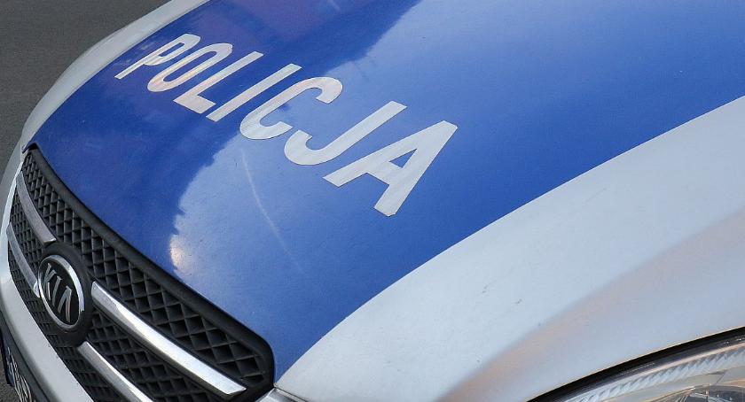 Nikt nie otworzył mu drzwi, więc wyładował się na klatce schodowej
