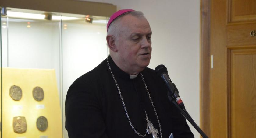 Nowa propozycja Muzeum Miedzi - wełniane skarpety i sandały