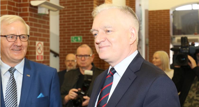 Wicepremier Gowin przywiózł legnickiej PWSZ czek na milion złotych