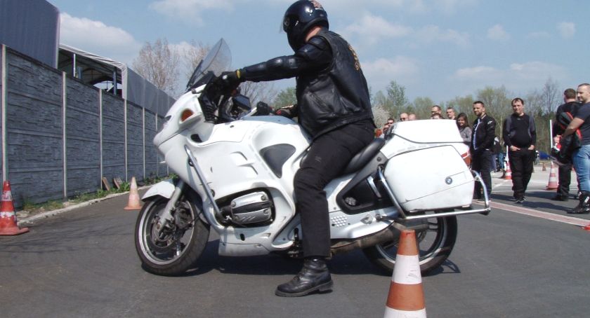 Sztuka pierwszej pomocy i jazdy na motocyklu 