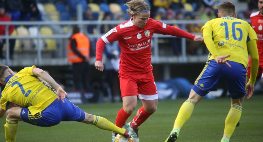 Roman dał cenny punkt w Gdyni. Miedź wskoczyła na 11. miejsce