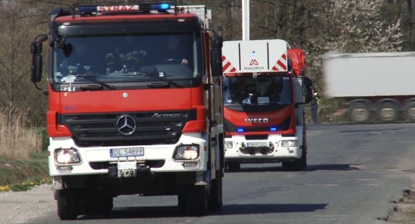 Pożar potężnego zbiornika z paliwem w podlegnickich Kawicach