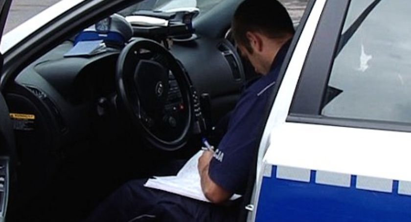 Pijany kierowca z zabranym prawem jazdy zatrzymany przez policję