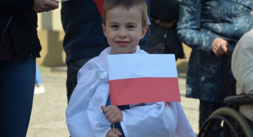 Drugi dzień legnickiej majówki na biało-czerwono