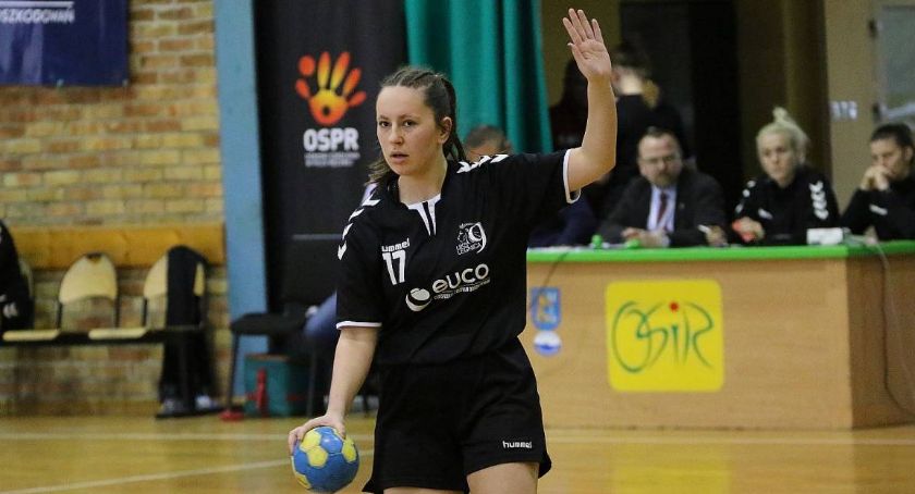 Szczypiornistki UKS Dziewiątka walczą o awans do turnieju Final Four