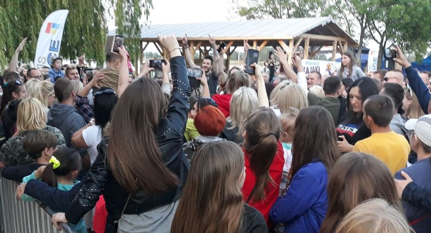 Muzyczna majówka nad kunickim jeziorem z gwiazdą reggae  