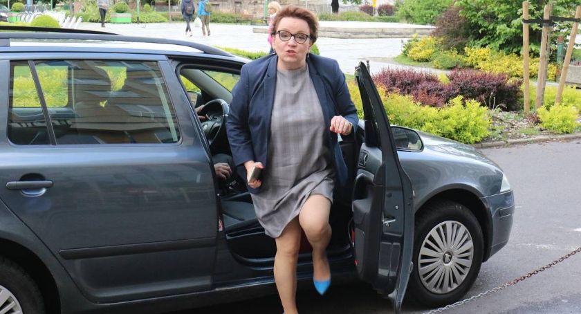 Zalewska z Kempą lecą do Brukseli. Po 2 mandaty dla PiS i KO, 1 dla Konfederacji