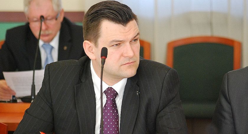 Baczyński wygrał ze Stępień, ale europosłem nie zostanie