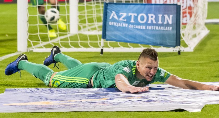 To byłby prawdziwy hit! Miedź chce pozyskać Marcina Robaka