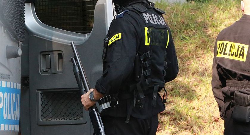 Mężczyzna podejrzany o rozbój w rękach policji