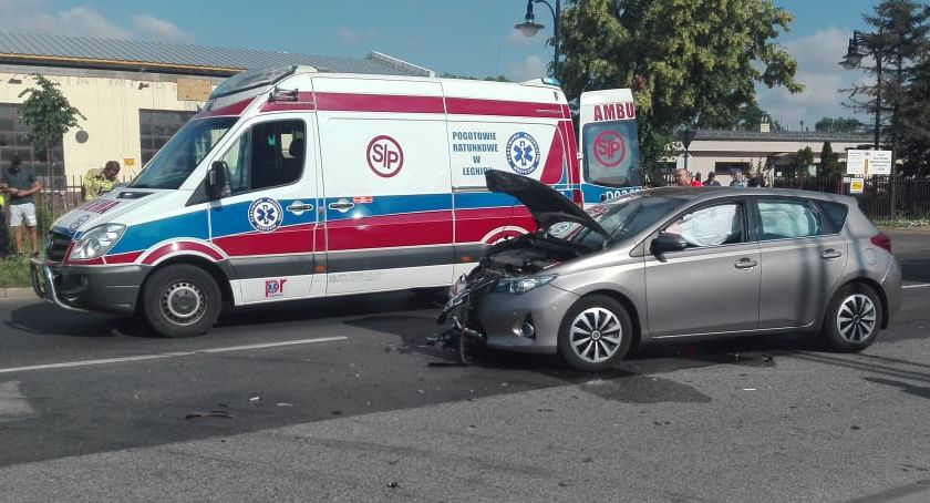 Wypadek na ulicy Nowodworskiej. Toyota wjechała w Toyotę