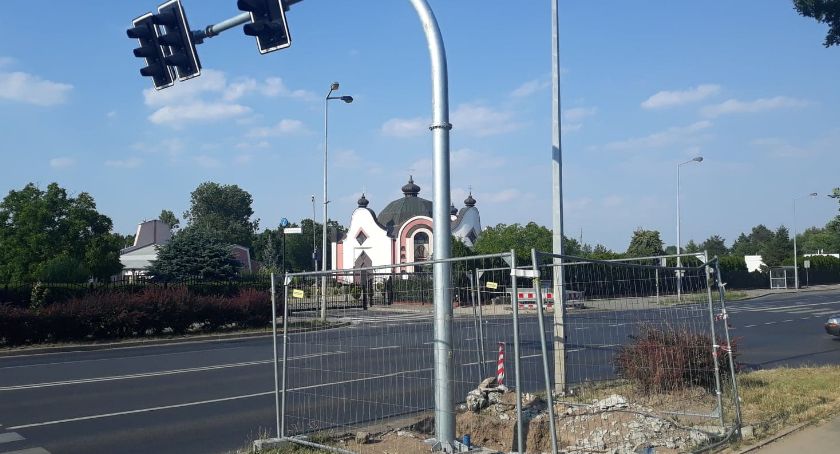 Światła nie działają od czterech miesięcy. Nie uwierzycie, dlaczego!